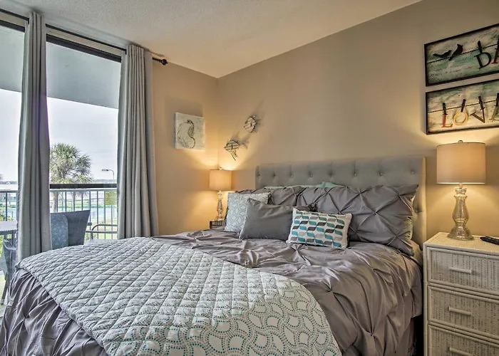 Holiday home Getaway W/ Pool, & Access! *