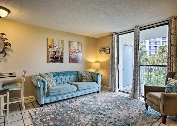 Holiday home Getaway W/ Pool, & Access!
