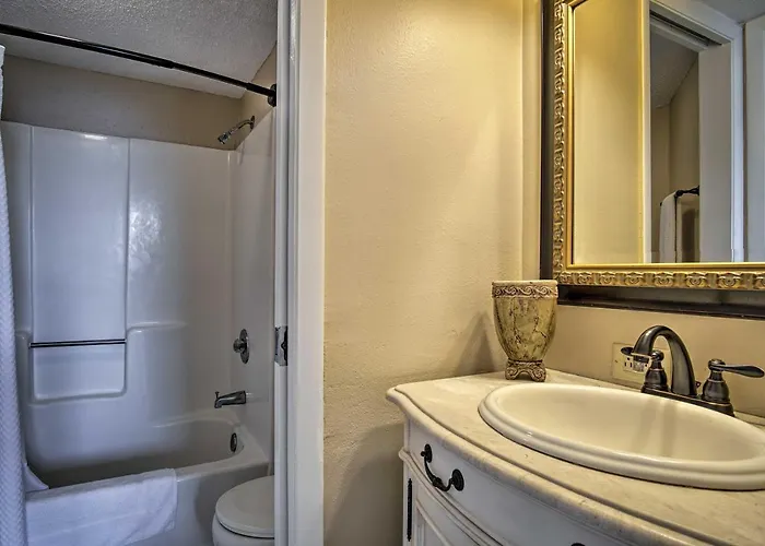 Getaway W/ Pool, & Access! Gulf Shores